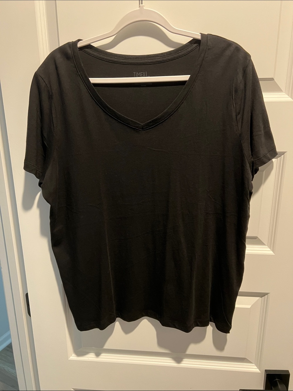Time and Tru Black V-Neck Short Sleeve Tee